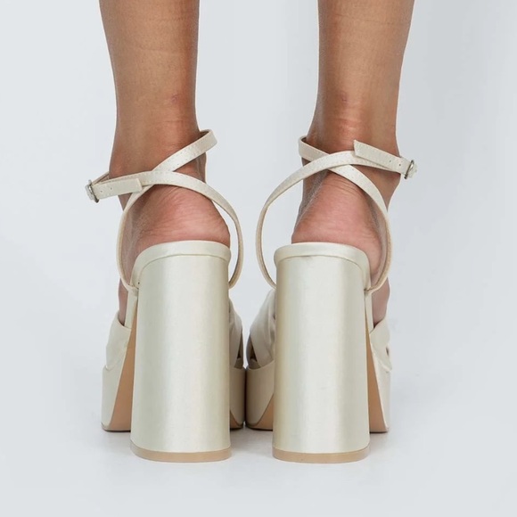 Princess Polly Everlasting Satin Platform Heels - Champagne - Picture 2 of 10